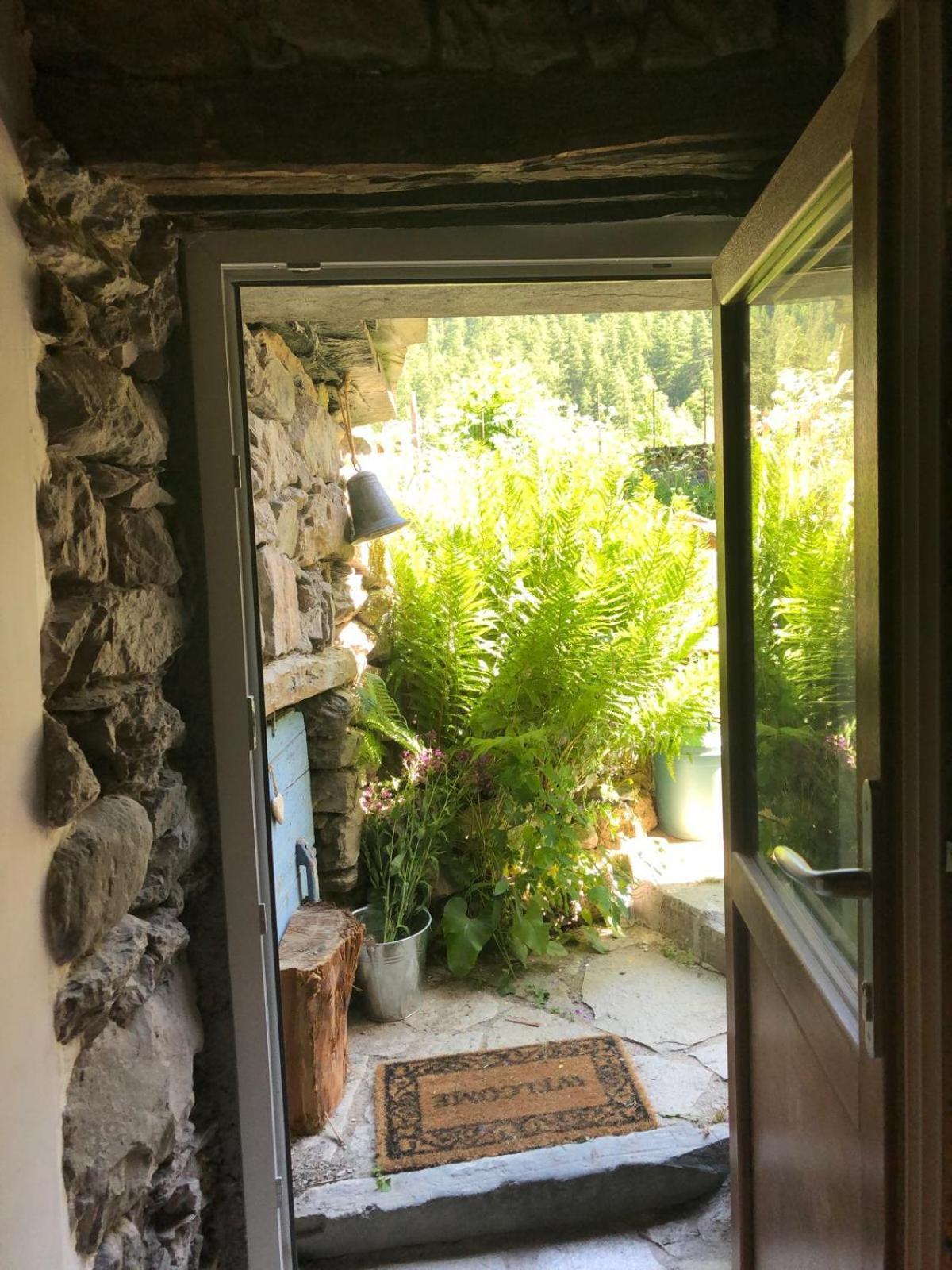 Mon Roc - Maison De Montagne Atypique Avec Vue Ла-Грав Экстерьер фото